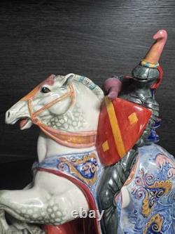 Royal Doulton Figurine THE BROKEN LANCE Knitght on Horse #HN2041 Royal Doulton Figurine THE BROKEN LANCE Knitght on Horse #HN2041