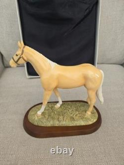 Royal Doulton Horse Palomino Figurine 9tallX8long. New in box. Never displayed
