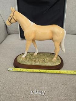 Royal Doulton Horse Palomino Figurine 9tallX8long. New in box. Never displayed