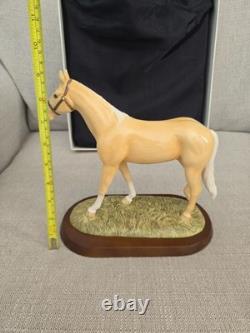 Royal Doulton Horse Palomino Figurine 9tallX8long. New in box. Never displayed