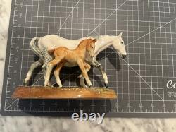 Royal Doulton The Gude Grey Mare Mare & Foal Figurine, HN 2532 WithRare Stamp