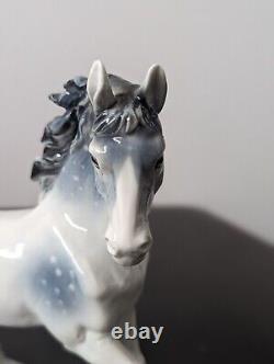 Sitzendorf Porcelain Figurine Horse 1234 Dresden Germany