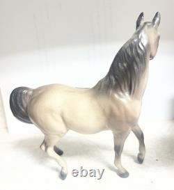 Spectacular Hagen Renaker ZARA, ARABIAN MARE Light Rose Grey. B-655