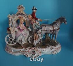 VINTAGE Horse Drawn Carriage Royal Family Figurine Porcelain 9 Gold Trim