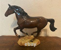 Vintage BESWICK Porcelain Galloping Bay Running Horse Figurine, 1374 England