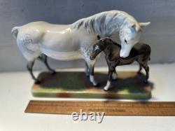 Vintage Beswick 2 Horse Figurine Dapple Gray Mare & Foal Colt 1811 Excellent