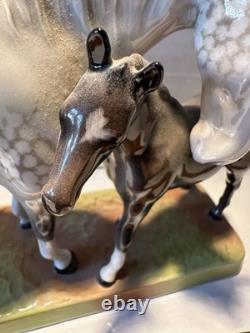 Vintage Beswick 2 Horse Figurine Dapple Gray Mare & Foal Colt 1811 Excellent