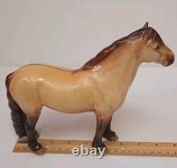 Vintage Beswick 7 Highland Pony Mackionneach (Leg Repaired)