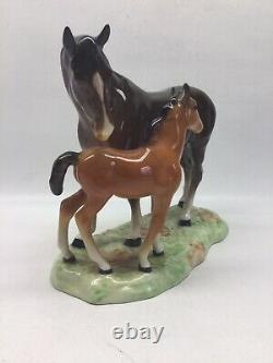 Vintage Beswick Mare And Foal Porcelain Horse Figurine