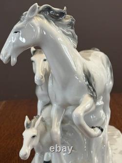Vintage Carl Scheidig Grafenthal Porcelain Group Of Running Horses Figurine