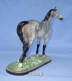 Vintage Ceramic Horse figurine TB Man Of War Goldscheider USA grey Everlast