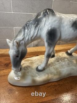 Vintage H S Unterweissbach German Porcelain Horse Grazing