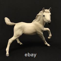 Vintage Hagen Renaker Yearling Horse Figurine Sky Chief in Matte White/Gray