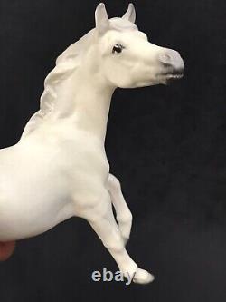 Vintage Hagen Renaker Yearling Horse Figurine Sky Chief in Matte White/Gray