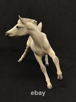 Vintage Hagen Renaker Yearling Horse Figurine Sky Chief in Matte White/Gray