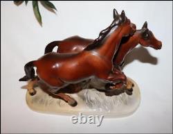 Vintage? Hertwig Katzhutte? Running Horses? Porcelain Figurine