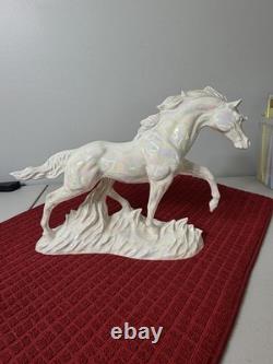 Vintage Maureen Love Ceramic Horse StatueWhite Pearl IridescentBEAUTIFUL