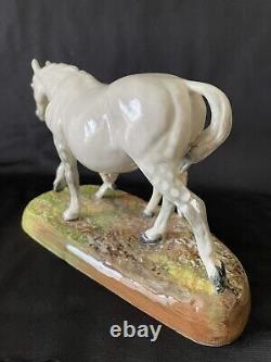 Vintage Royal Doulton Gude Grey Mare And Foal Horse Figurine HN2532