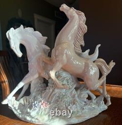Vintage large porcelain horse statue/figurine (14 tall, 14 x 5.50) Excellent