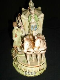 Vtg. 9x 5x 6.5 Porcelain Horse Drawn Carriage WithCouple & Coach Driver MINT