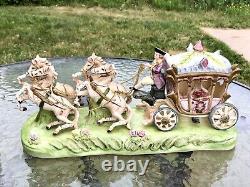 Vtg CAPODIMONTE ITALY Porcelain Cinderella Stagecoach Carriage with Horses Minty