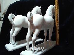 WHITE STANDING HORSE BOOKENDS / STATUE'S 10 PORCELAIN, Bisque