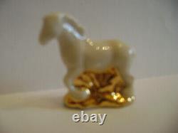 Wade Whimsie Ultra Ultra Rare White and Gold Horse of a Different Color