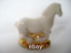 Wade Whimsie Ultra Ultra Rare White and Gold Horse of a Different Color