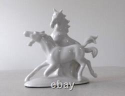 Wagner & Apel Porzellan Wild Horses Figurine #11594 White Porcelain Beautiful