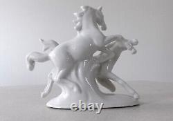 Wagner & Apel Porzellan Wild Horses Figurine #11594 White Porcelain Beautiful