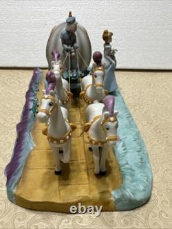 Walt Disney World Park Porcelain Cinderella Horse Carriage Coach Figurine (OR)