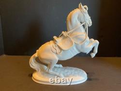 Wien Augarten Horse Sculpture # 1550 9 inch made in Austria Porcelain MINT