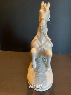 Wien Augarten Horse Sculpture # 1550 9 inch made in Austria Porcelain MINT